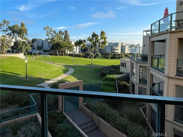 120 The Village 208, Redondo Beach, California 90277