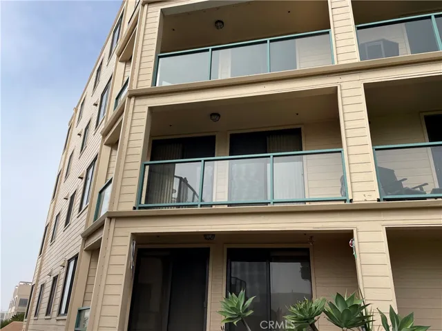 120 The Village 208, Redondo Beach, California 90277