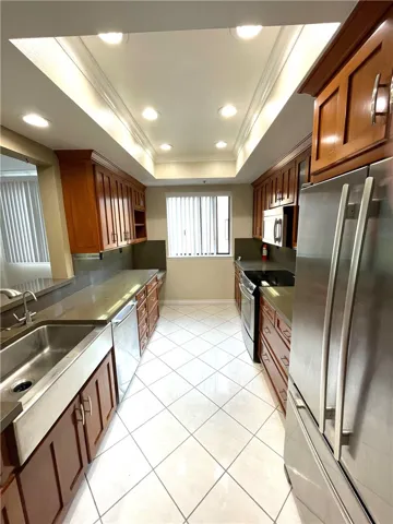 120 The Village 208, Redondo Beach, California 90277