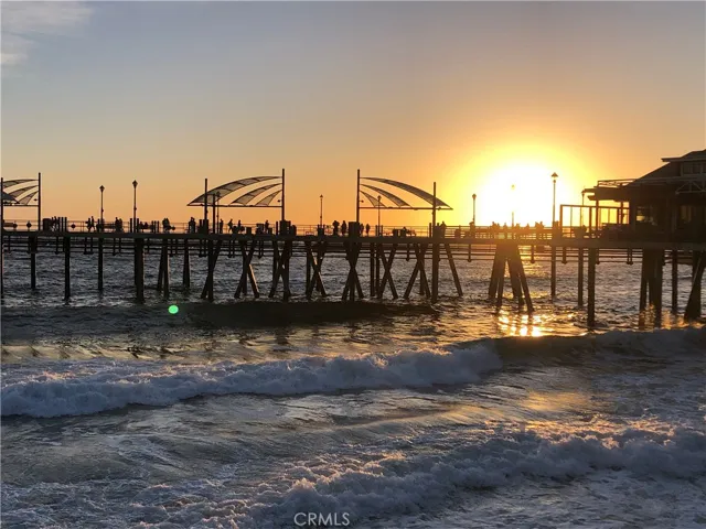 120 The Village 208, Redondo Beach, California 90277