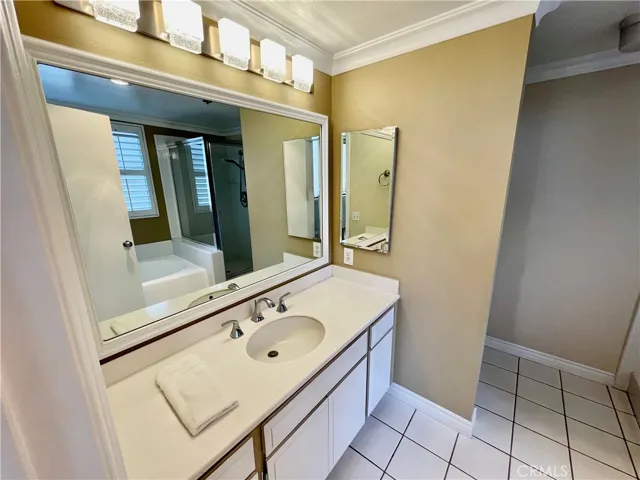 120 The Village 208, Redondo Beach, California 90277
