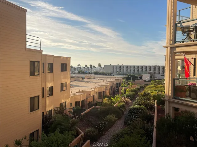 120 The Village 208, Redondo Beach, California 90277