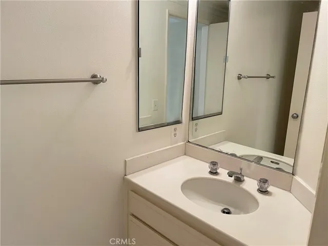 120 The Village 208, Redondo Beach, California 90277