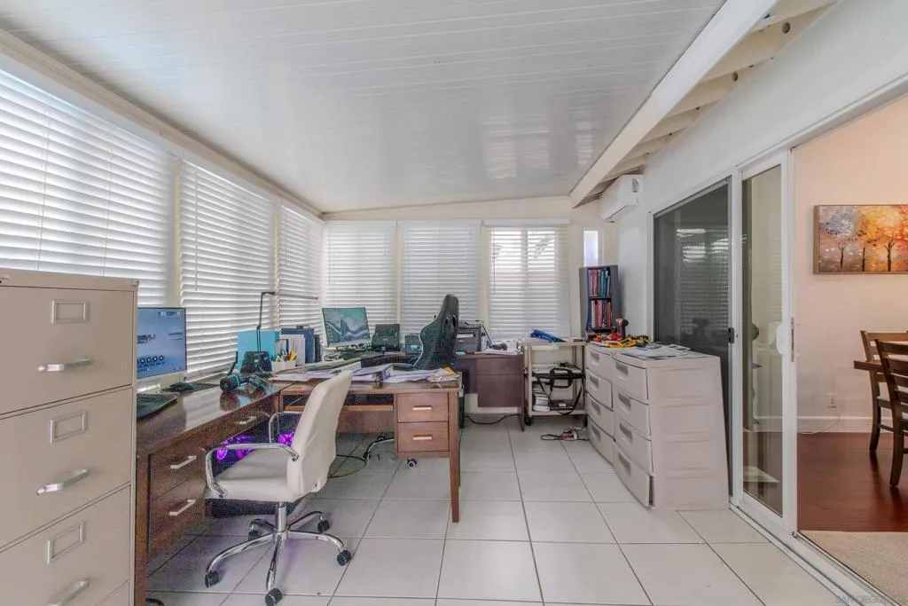 619 S Midway Dr, Escondido, California 92027 home-pic-49