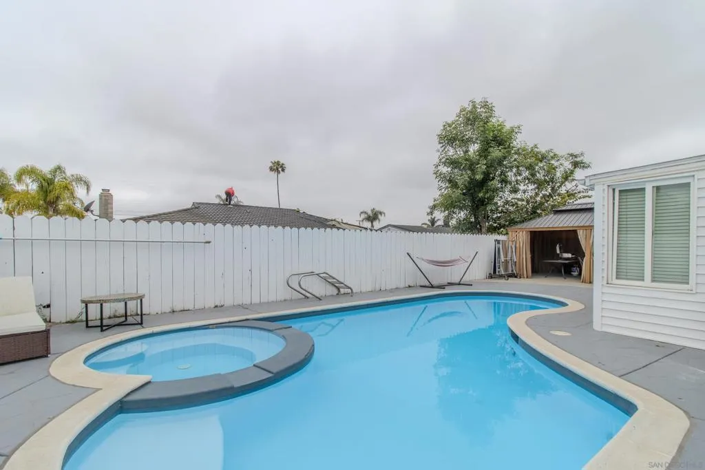 619 S Midway Dr, Escondido, California 92027 home-pic-50