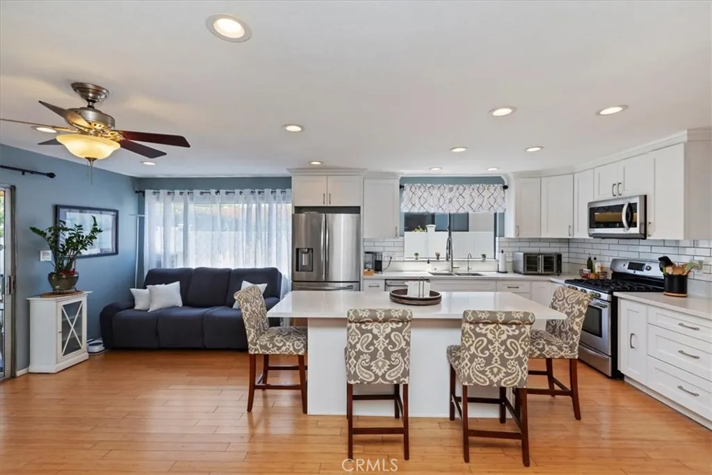 9430 True Avenue, Downey, California 90240 home-pic-11