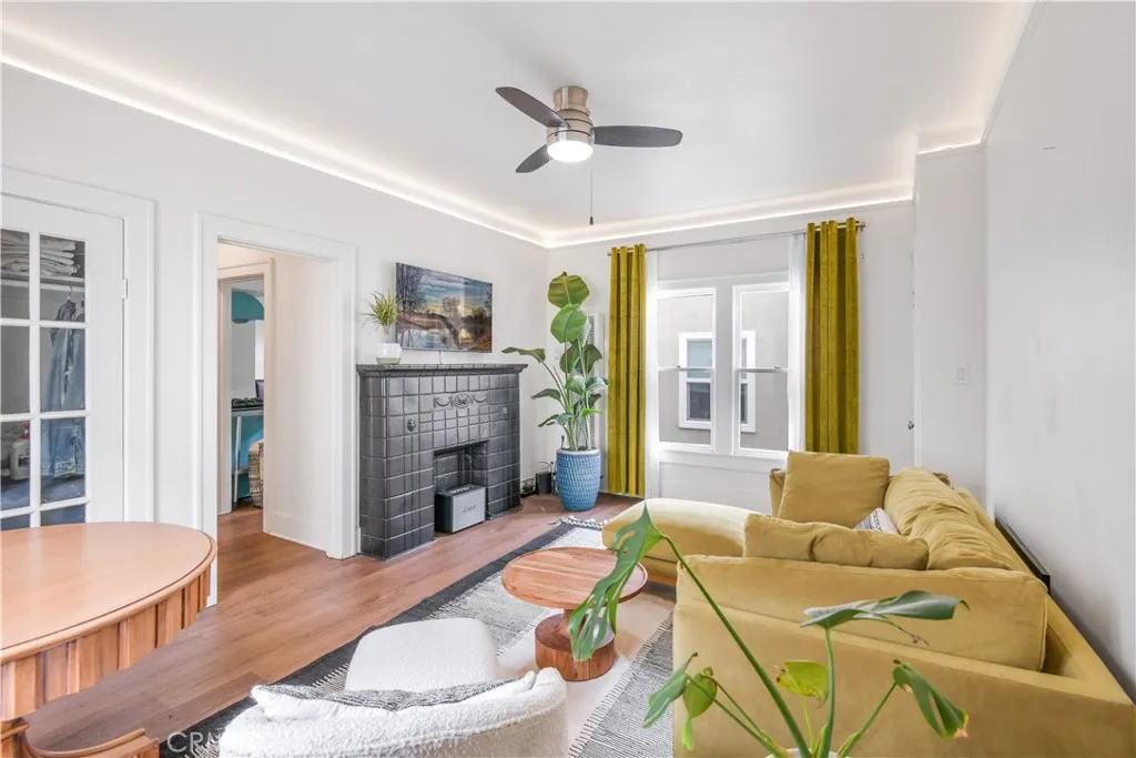 932 E 2nd Street 23, Long Beach, California 90802 home-pic-2