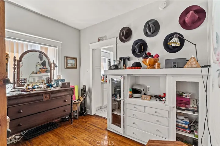 833 Cherry Avenue, Long Beach, California 90813