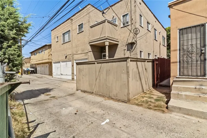 833 Cherry Avenue, Long Beach, California 90813