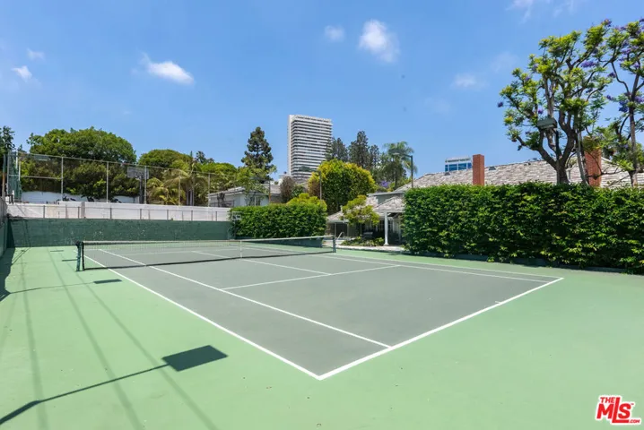 717 N Alta Drive, Beverly Hills, California 90210