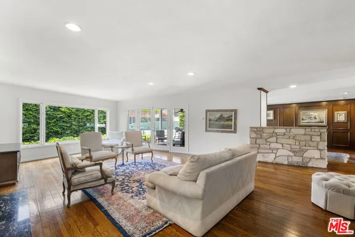 717 N Alta Drive, Beverly Hills, California 90210