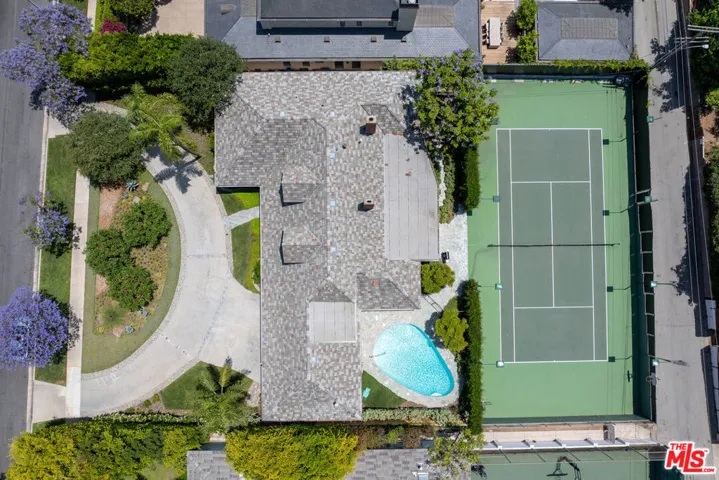 717 N Alta Drive, Beverly Hills, California 90210