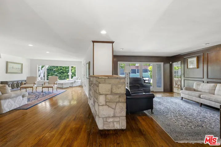 717 N Alta Drive, Beverly Hills, California 90210