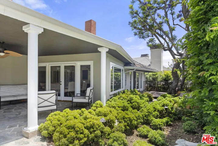 717 N Alta Drive, Beverly Hills, California 90210
