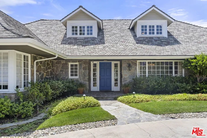 717 N Alta Drive, Beverly Hills, California 90210