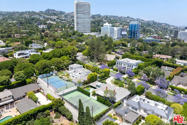 717 N Alta Drive, Beverly Hills, California 90210