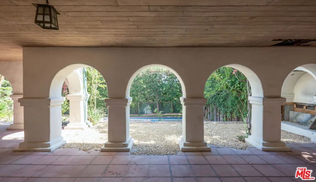 7464 Hillside Avenue, Los Angeles, California 90046 home-pic-12