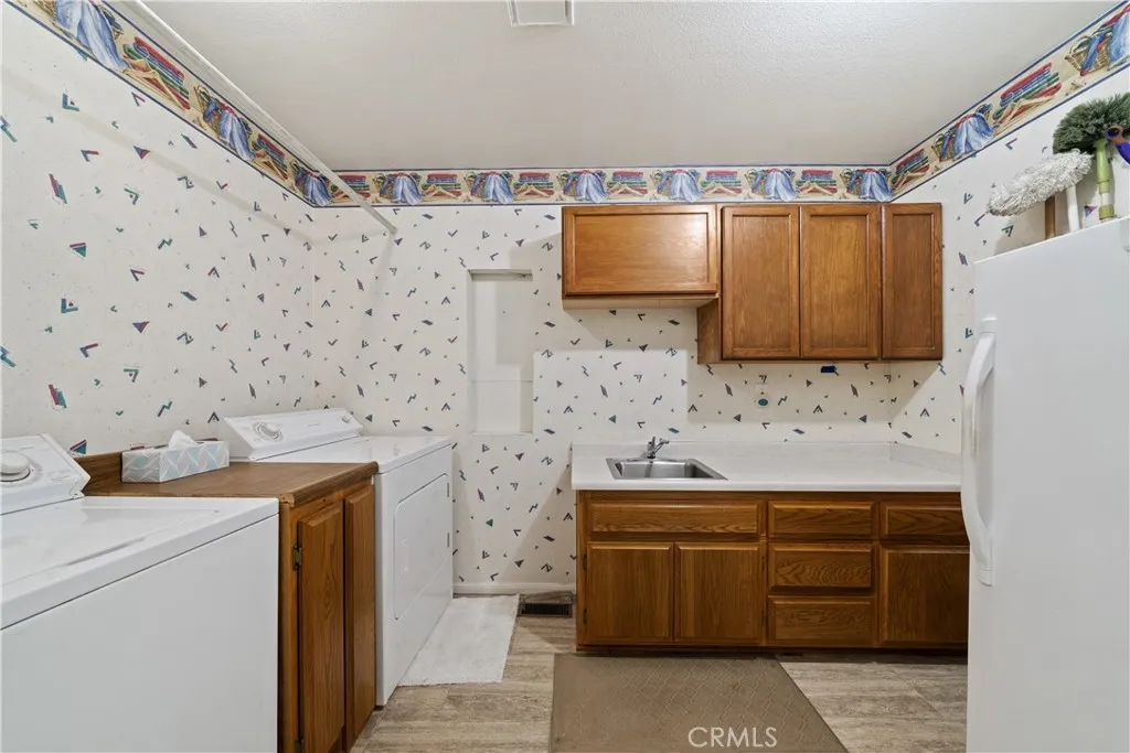 UPSTAIRS LAUNDRY ROOM
