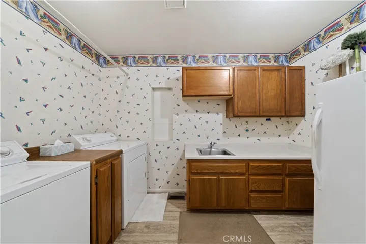 UPSTAIRS LAUNDRY ROOM