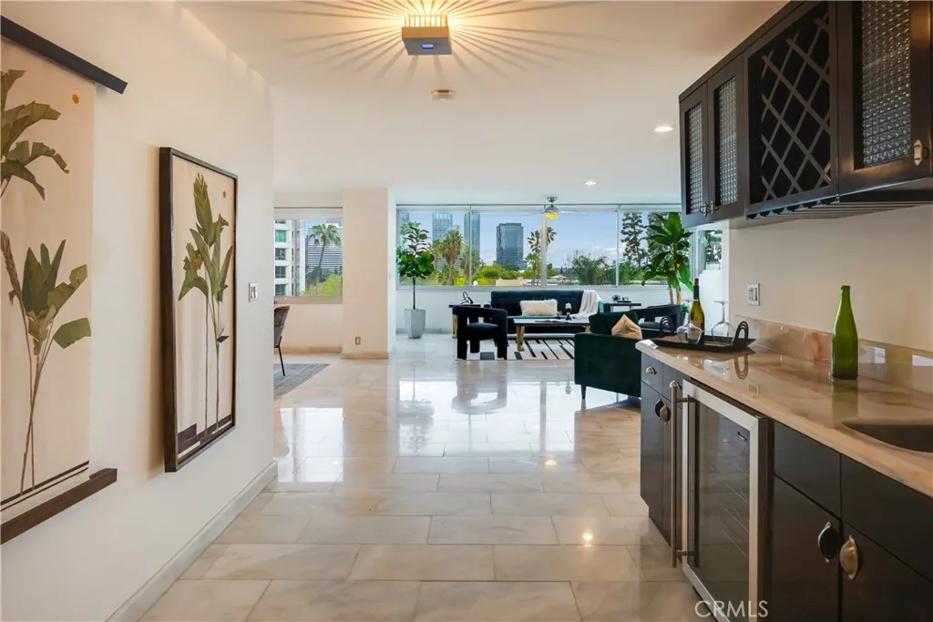 875 Comstock Avenue 4d, Los Angeles, California 90024 home-pic-2