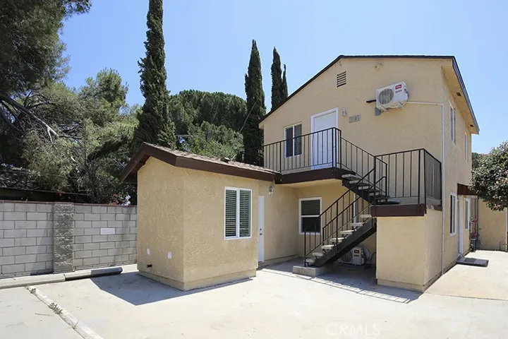 10709 Sherman Place 10711, Sun Valley, California 91352