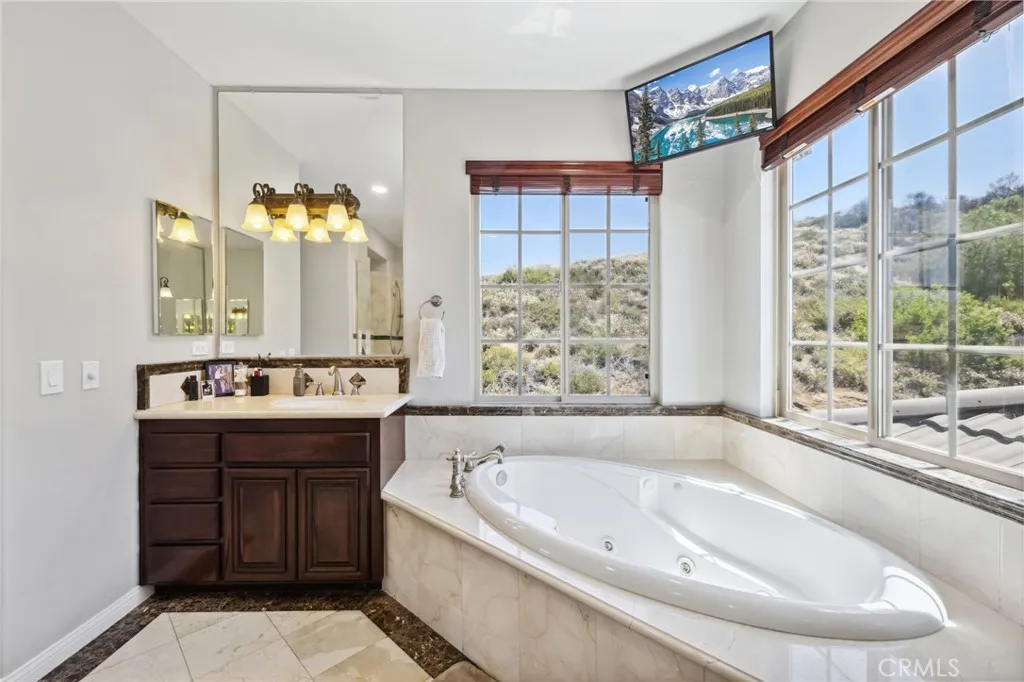 36472 County Line Road, Yucaipa, California 92399 home-pic-52