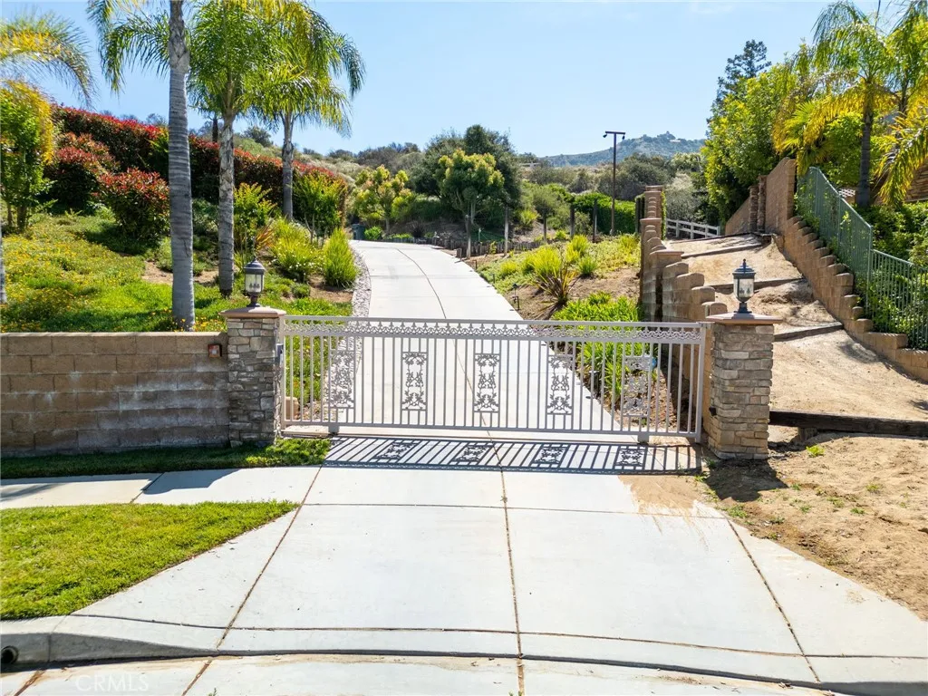 36472 County Line Road, Yucaipa, California 92399 home-pic-72