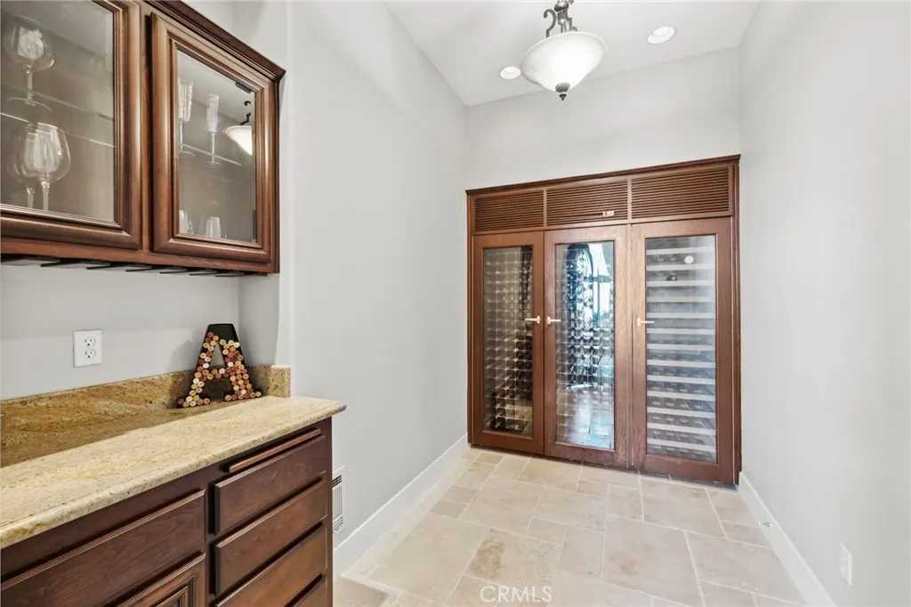 36472 County Line Road, Yucaipa, California 92399 home-pic-10