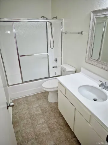 13325 Kornblum Avenue, Hawthorne, California 90250