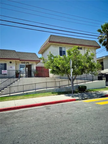 13325 Kornblum Avenue, Hawthorne, California 90250