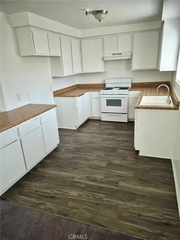 13325 Kornblum Avenue, Hawthorne, California 90250