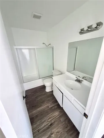 13325 Kornblum Avenue, Hawthorne, California 90250