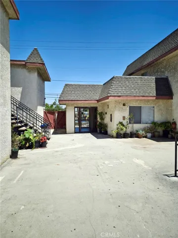 13325 Kornblum Avenue, Hawthorne, California 90250