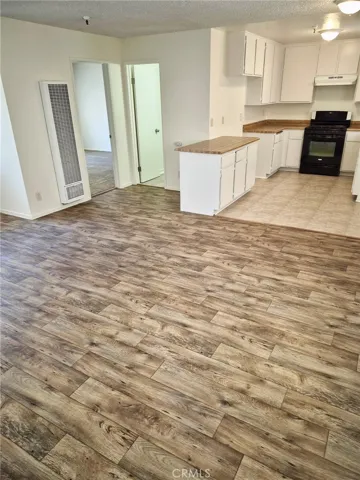 13325 Kornblum Avenue, Hawthorne, California 90250