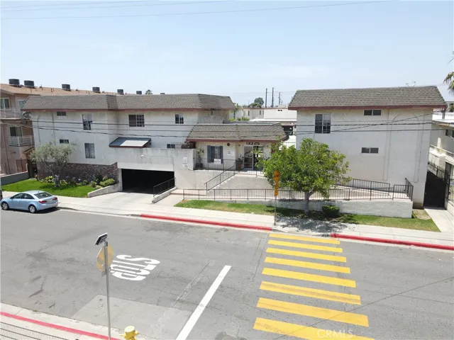 13325 Kornblum Avenue, Hawthorne, California 90250