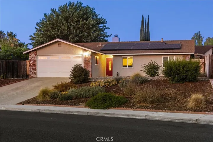 829 Hogan Place, Paso Robles, California 93446