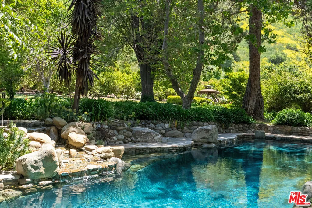 15454 S Mountain Road, Santa Paula, California 93060 home-pic-37