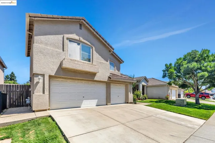 8215 Red Elk Dr, Elk Grove, California 95758