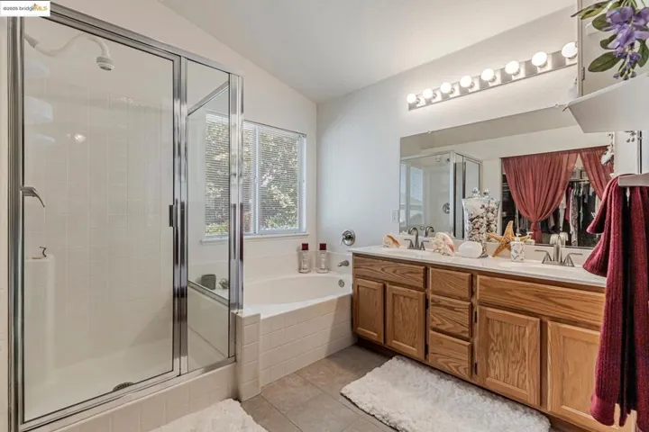 8215 Red Elk Dr, Elk Grove, California 95758
