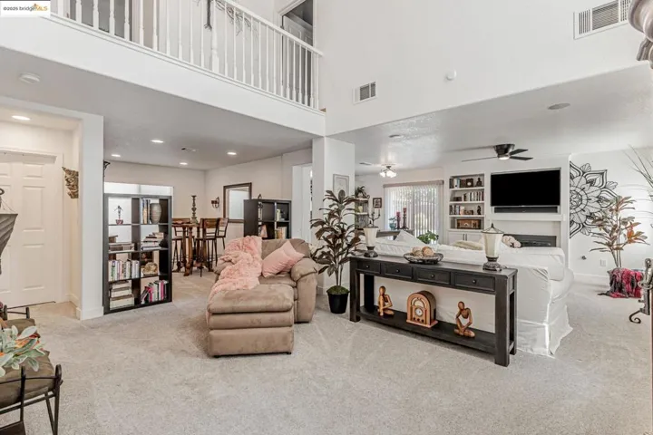 8215 Red Elk Dr, Elk Grove, California 95758