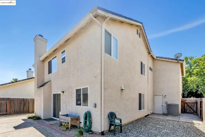 8215 Red Elk Dr, Elk Grove, California 95758