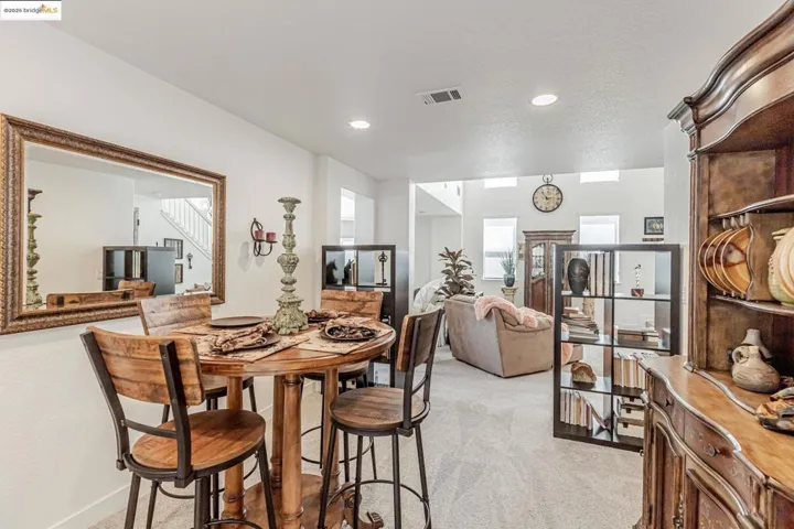 8215 Red Elk Dr, Elk Grove, California 95758