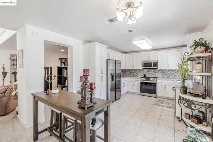 8215 Red Elk Dr, Elk Grove, California 95758