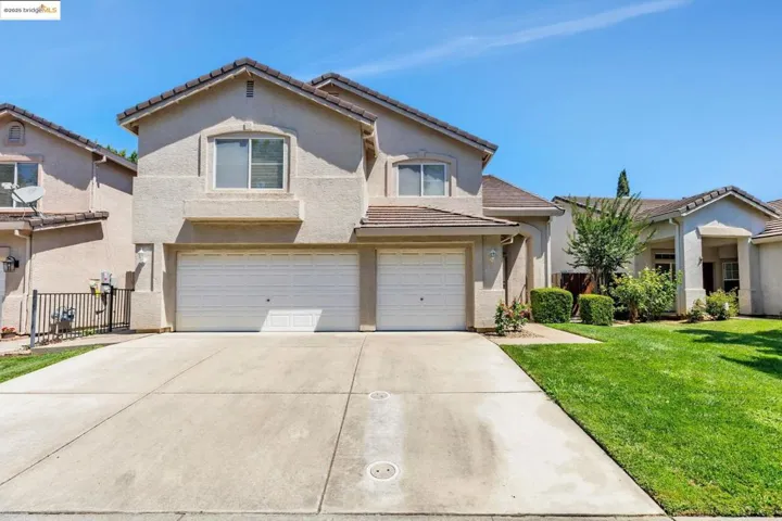 8215 Red Elk Dr, Elk Grove, California 95758