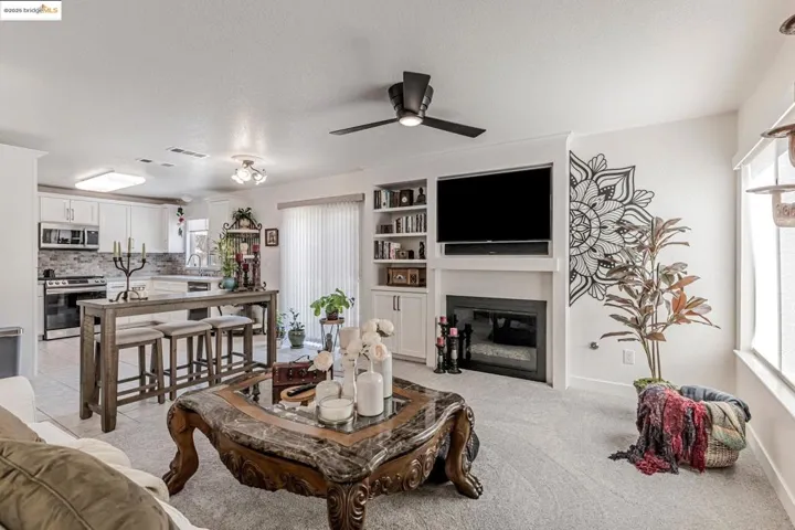 8215 Red Elk Dr, Elk Grove, California 95758