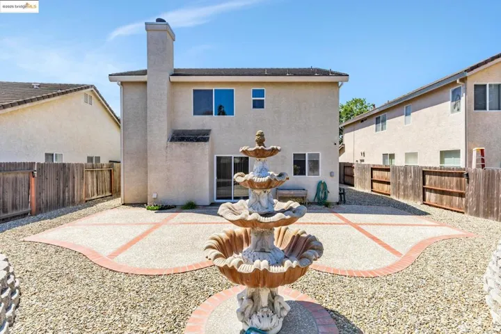 8215 Red Elk Dr, Elk Grove, California 95758