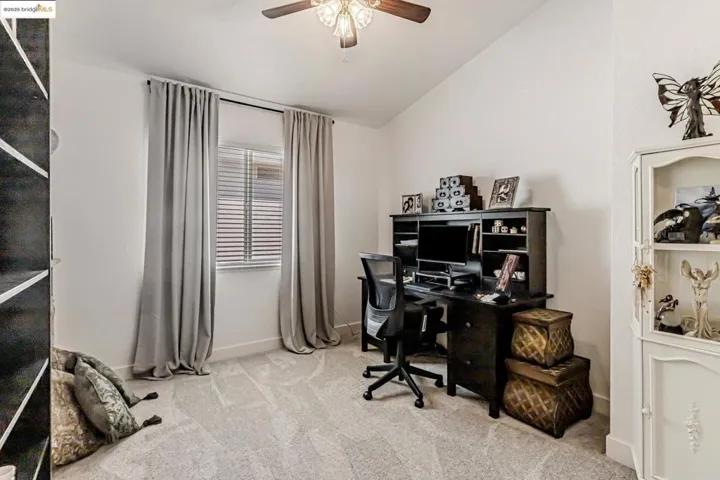 8215 Red Elk Dr, Elk Grove, California 95758