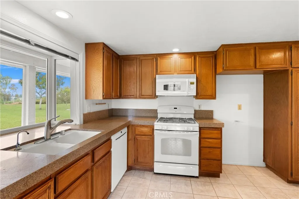 23582 Villena, Mission Viejo, California 92692 home-pic-8