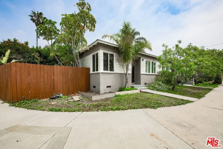 2200 Penmar Avenue, Venice, California 90291