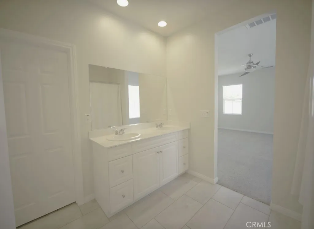 25382 Rocking Horse Court, Menifee, California 92584 home-pic-16